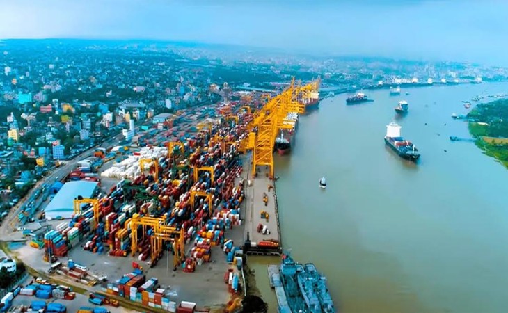 চট্টগ্রাম বন্দরে নোঙর করেছে জ্বালানিবাহী আরও ৪ জাহাজ