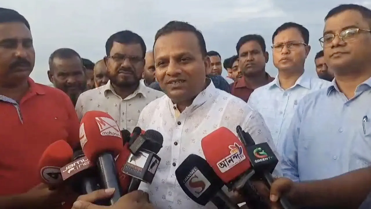উন্নয়নকাজে জবাবদিহিতা নিশ্চিতে ডিসপ্লে বোর্ড ও সিসিটিভি বসবে: নৌ প্রতিমন্ত্রী