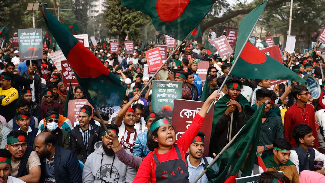 ৩ জুলাই: দেশজুড়ে ছড়িয়ে পড়ে কোটাবিরোধী আন্দোলন, বিক্ষোভে উত্তাল হয় শিক্ষাঙ্গন