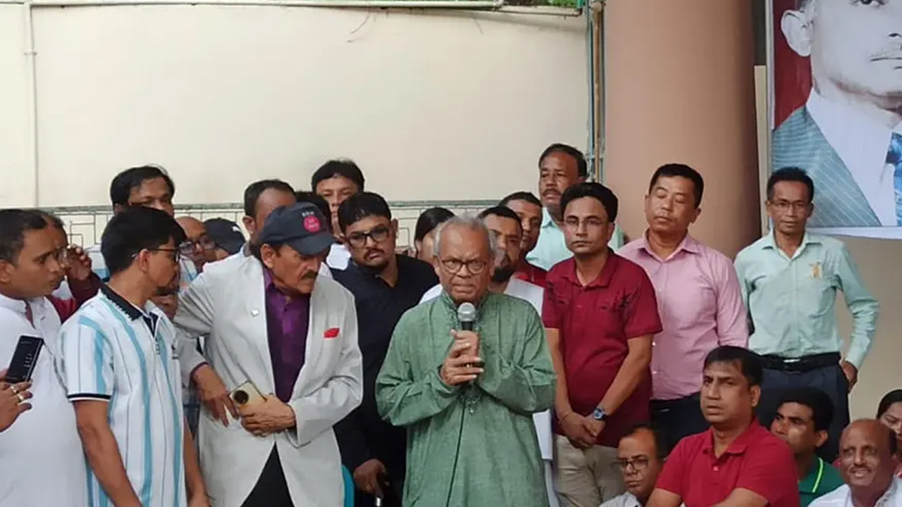 শেখ হাসিনার কাছে বড় ছিল তার পরিবার এবং দল: রিজভী
