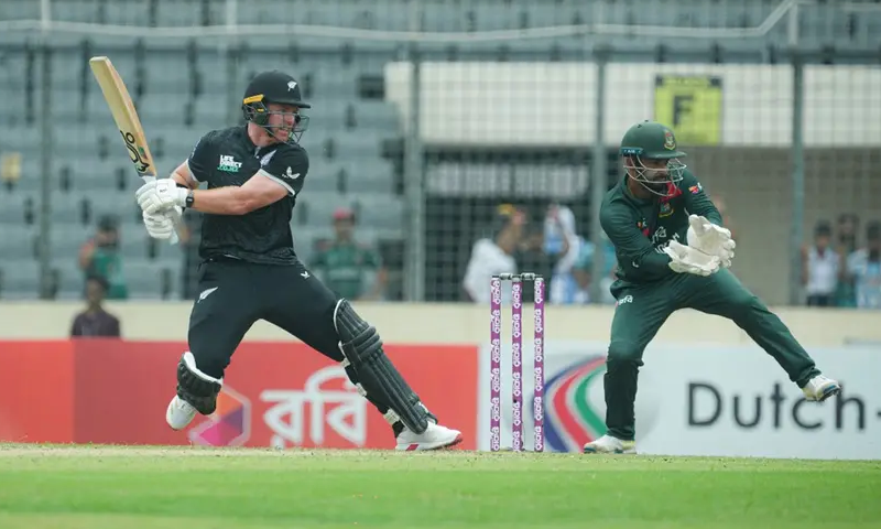 নিয়ন্ত্রিত বোলিংয়ে ২৪৮ রানের লক্ষ্য পেল বাংলাদেশ