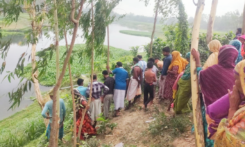 রায়গঞ্জে ফুলজোড় নদীর পাশে ভ্যান চালকের মরদেহ উদ্ধার