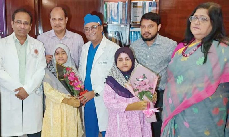 মাইলস্টোন ট্রাজেডি দগ্ধ, ১১৪ দিন চিকিৎসা শেষে বাড়ি ফিরল সাইবা-সাইরা 