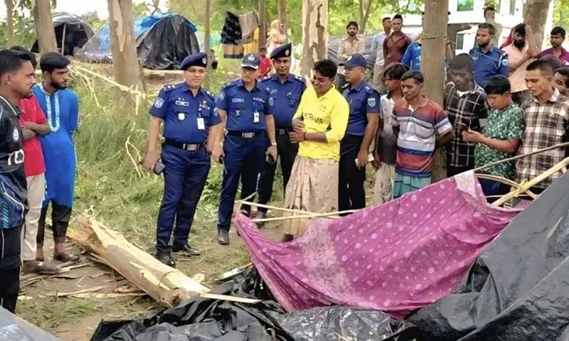 আত্রাইয়ে ঝড়ে গাছ পড়ে অন্তঃসত্ত্বা গৃহবধূর মৃত্যু