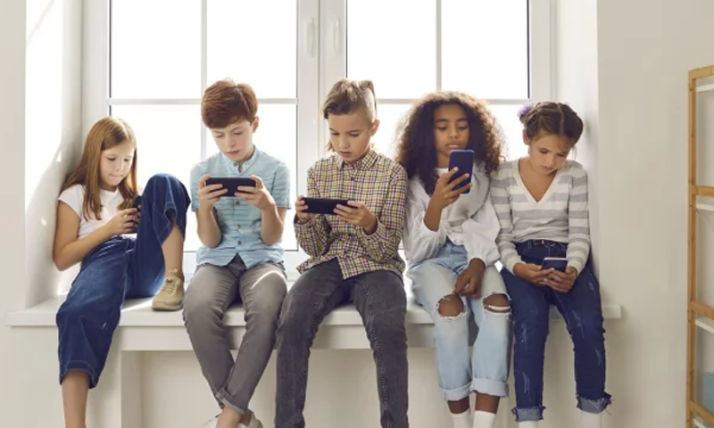 ৩০ মিনিটের বেশি সোশ্যাল মিডিয়া ব্যবহার শিশুদের মনোযোগের ক্ষমতা কমায়