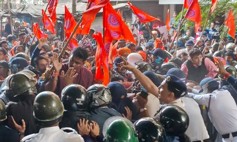 কলকাতায় বাংলাদেশ ডেপুটি হাইকমিশনের সামনে ফের বিক্ষোভ, সংঘর্ষ