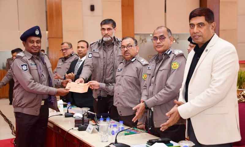 নির্বাচন ও গণভোটে দল মতের ঊর্ধ্বে থেকে ত্রুটিবিহীন নির্বাচন উপহার দিতে হবে