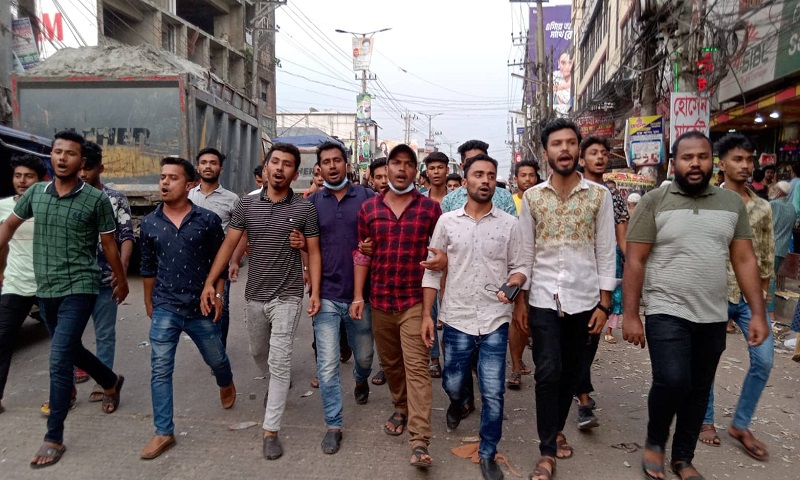 প্রধানমন্ত্রীকে কটূক্তির প্রতিবাদে চৌমুহনীতে নবগঠিত পৌর ছাত্রলীগের বিক্ষোভ