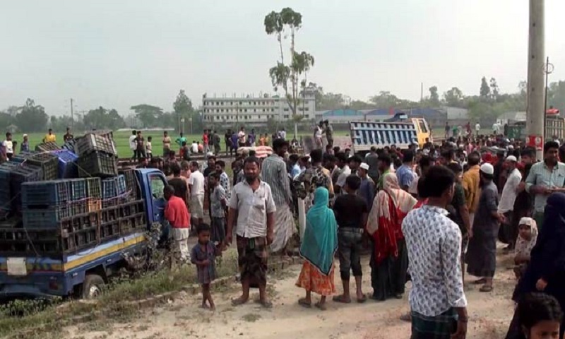 নরসিংদীতে পিকআপ-অটোরিকশার সংঘর্ষে নিহত ৪