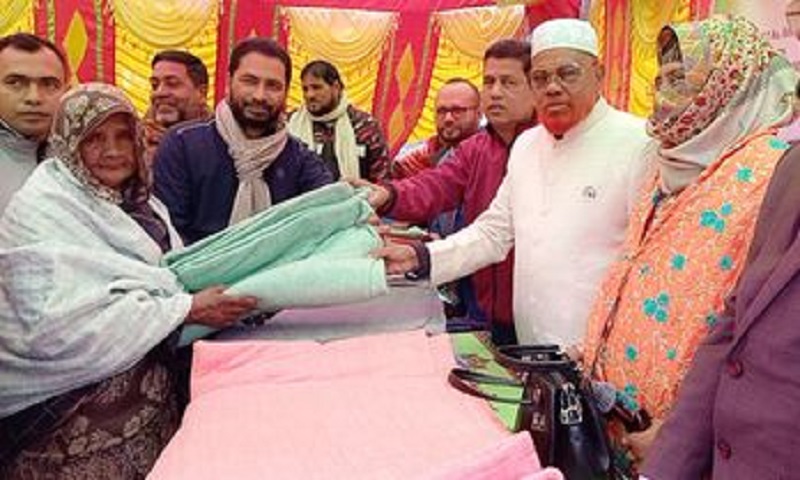 রোটারি ক্লাব অব পাবনার কম্বল বিতরণ 