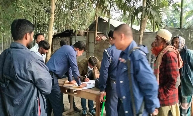 আদালতের নির্দেশে অভ্যুত্থানে নিহতের লাশ উত্তোলন 