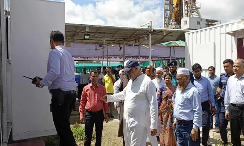 জামালপুরে গ্যাস কূপ খনন পরিদর্শনে উপদেষ্টা 