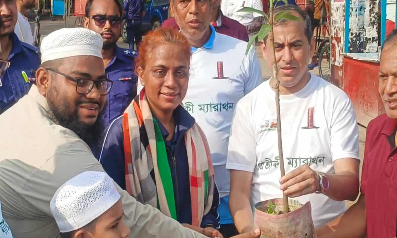 মাগুরায় রিপোর্টার্স ইউনিটির বৃক্ষরোপণ