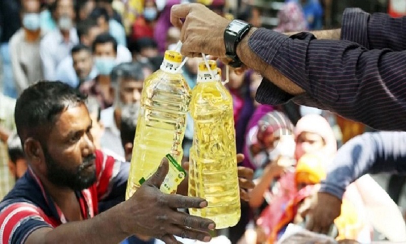আজ থেকে ১১০ টাকায় সয়াবিন তেল বিক্রি করবে টিসিবি
