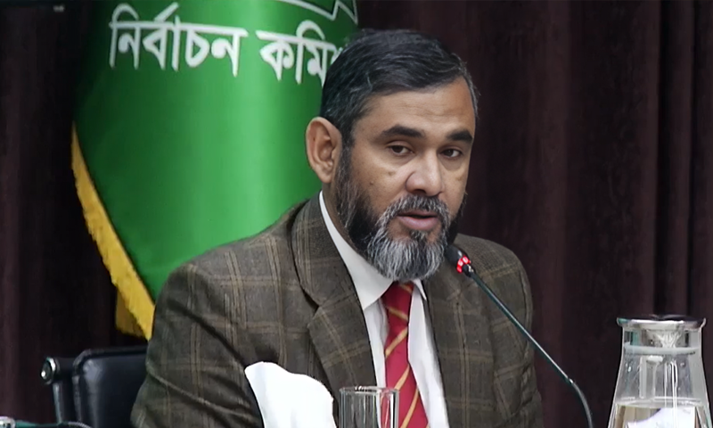 পোস্টাল ব্যালটে অনিয়ম করলে এনআইডি ব্লক ও দেশে ফেরত আনা হবে: ইসি