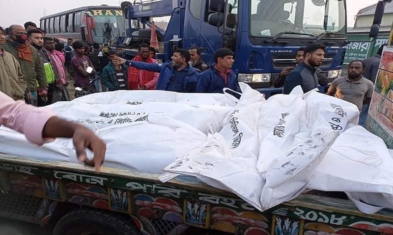 বগুড়ায় বাস-অটোরিকশা সংঘর্ষে ৫ যাত্রী নিহত